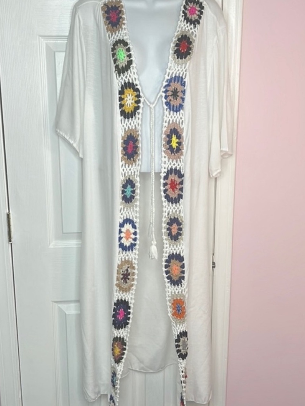Davi & Dani White Lightweight Kimono Cover-Up with Multicolored Crochet Trim Med